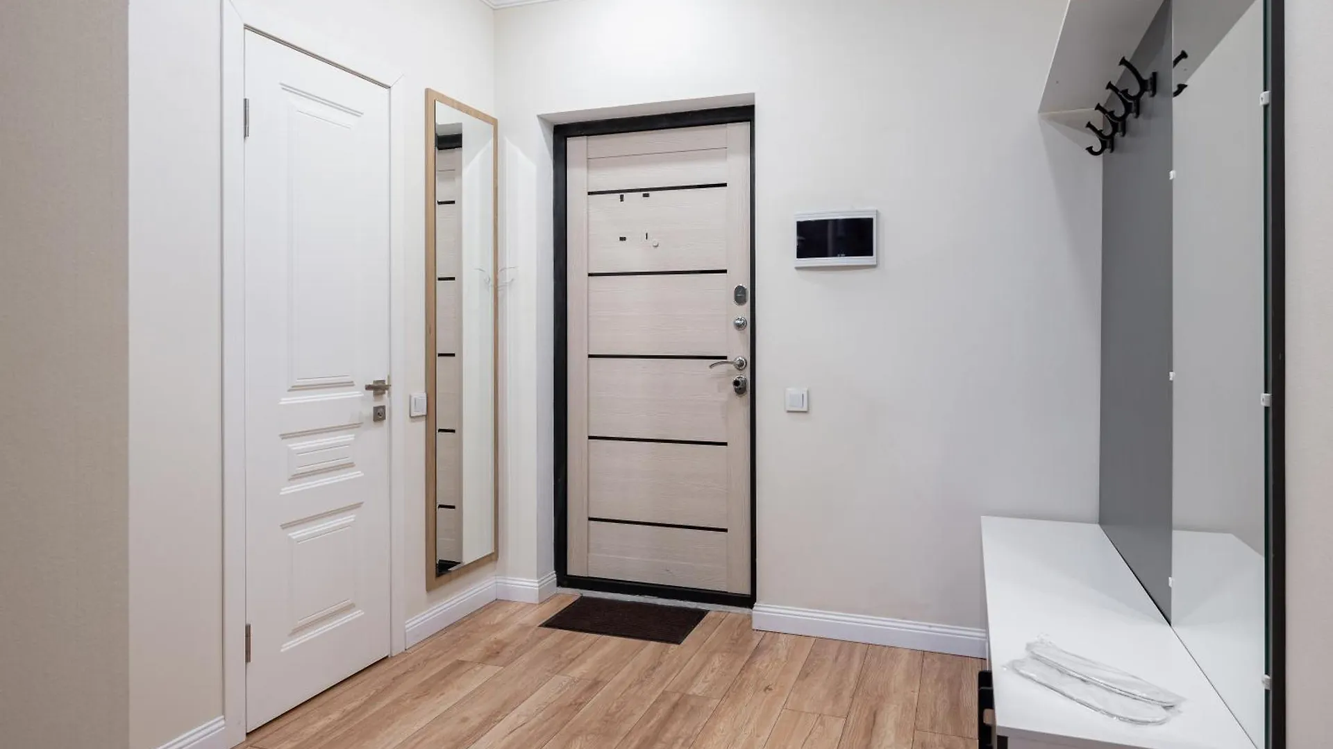 One Bedroom Apartment Near Arbat In The Center Of Almaty