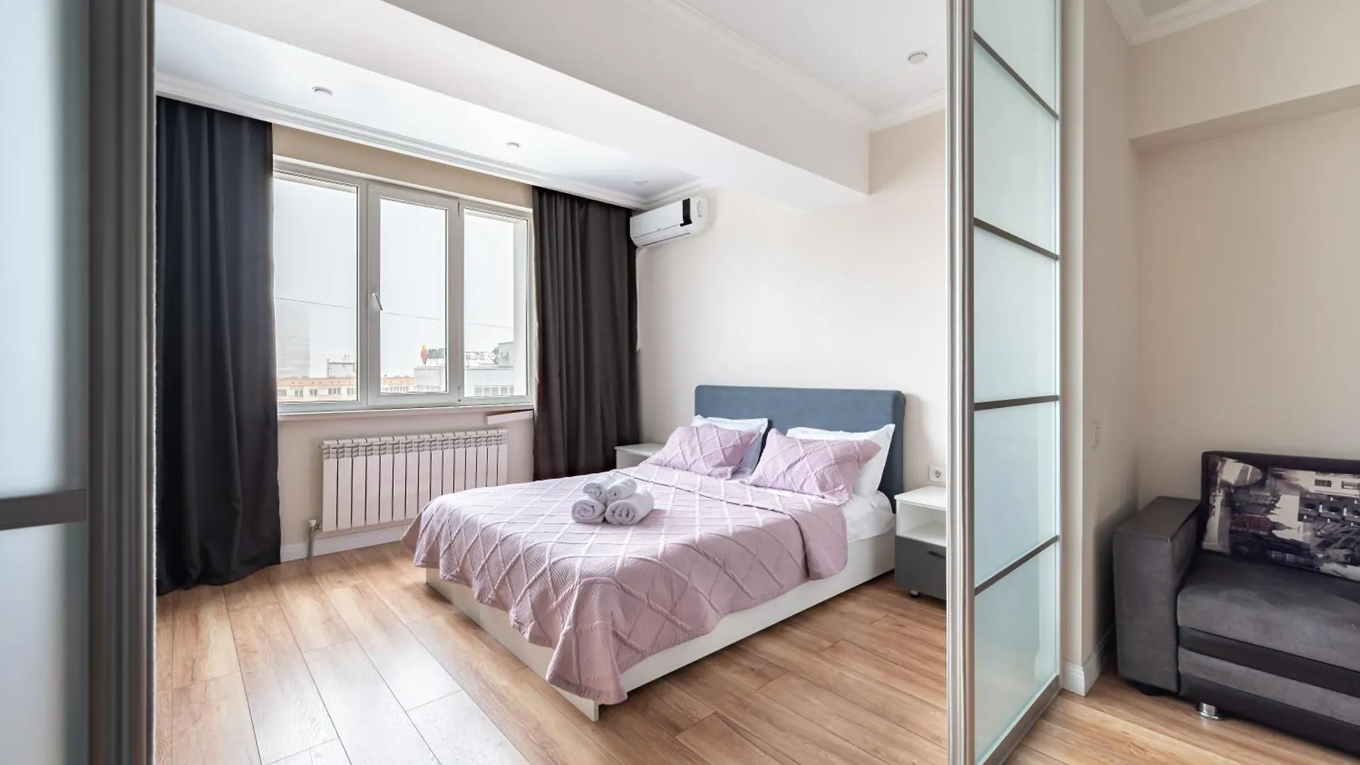 One Bedroom Apartment Near Arbat In The Center Of Almaty
